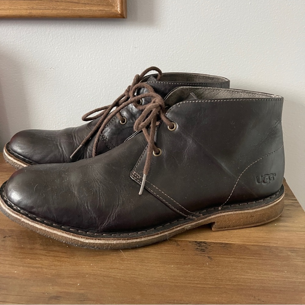 UGG Men's Leighton Chukka Boot Chocolate Brown Size 10 US